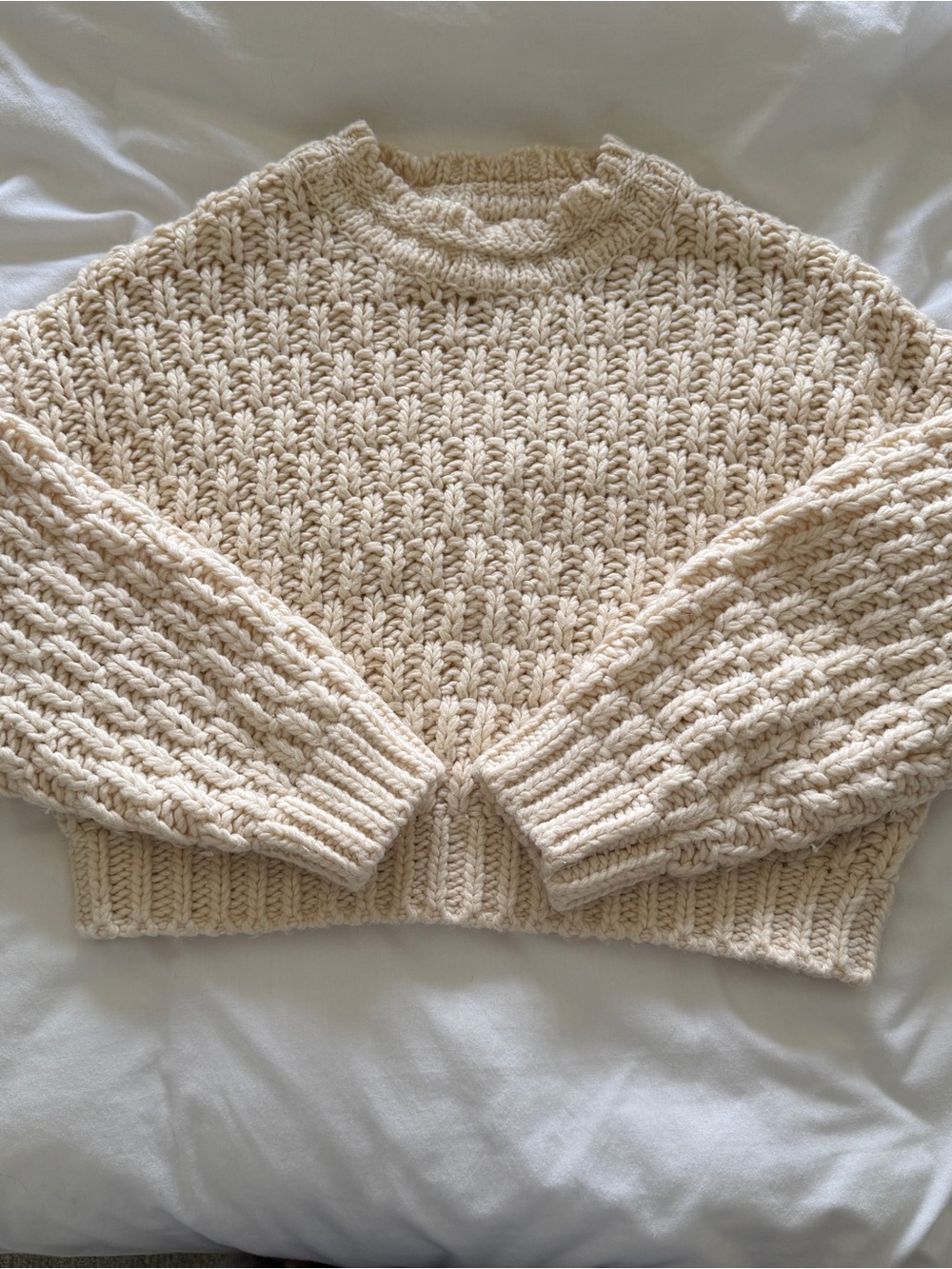 Universal Thread Cream Cable Knit Crewneck Sweater